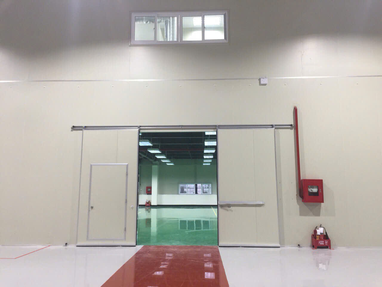 Cửa panel - Công Ty TNHH Xây Dựng Phòng Sạch Thăng Long